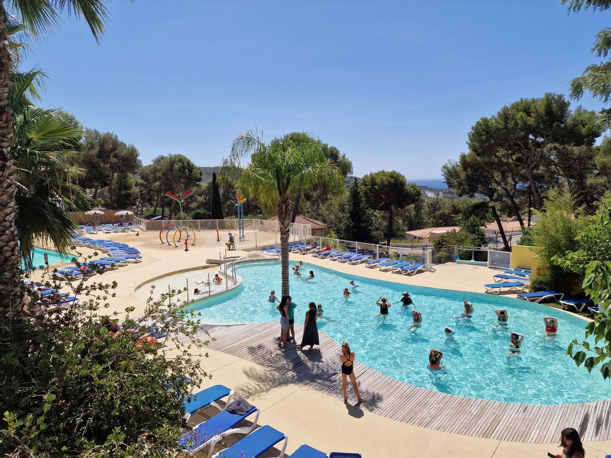 Profitez de notre camping près de Cassis avec piscine dans les Bouches